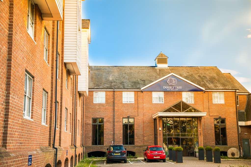 Отель Doubletree By Hilton Reading M4 J10 Уиннерш Экстерьер фото