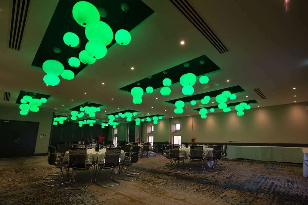Отель Doubletree By Hilton Reading M4 J10 Уиннерш Удобства фото